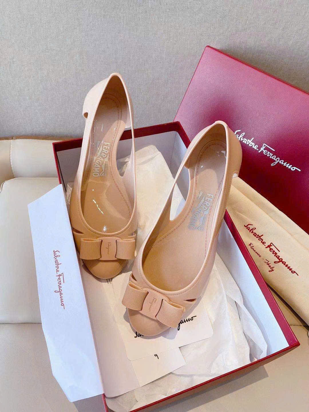 Giày búp bê Salvatore Ferragamo bệt phối nơ - Ảnh 4