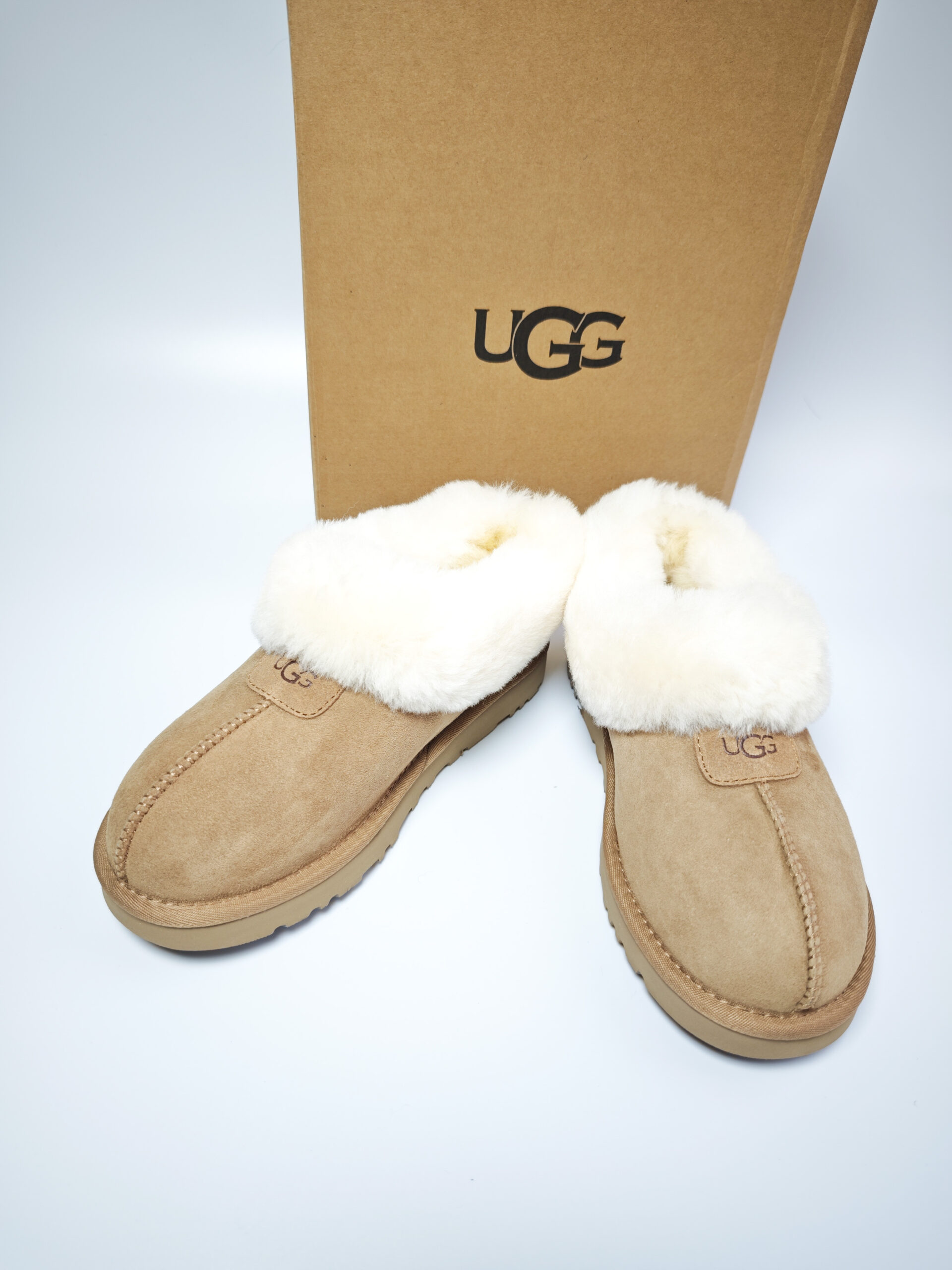 Giày boot UGG bệt cổ lông