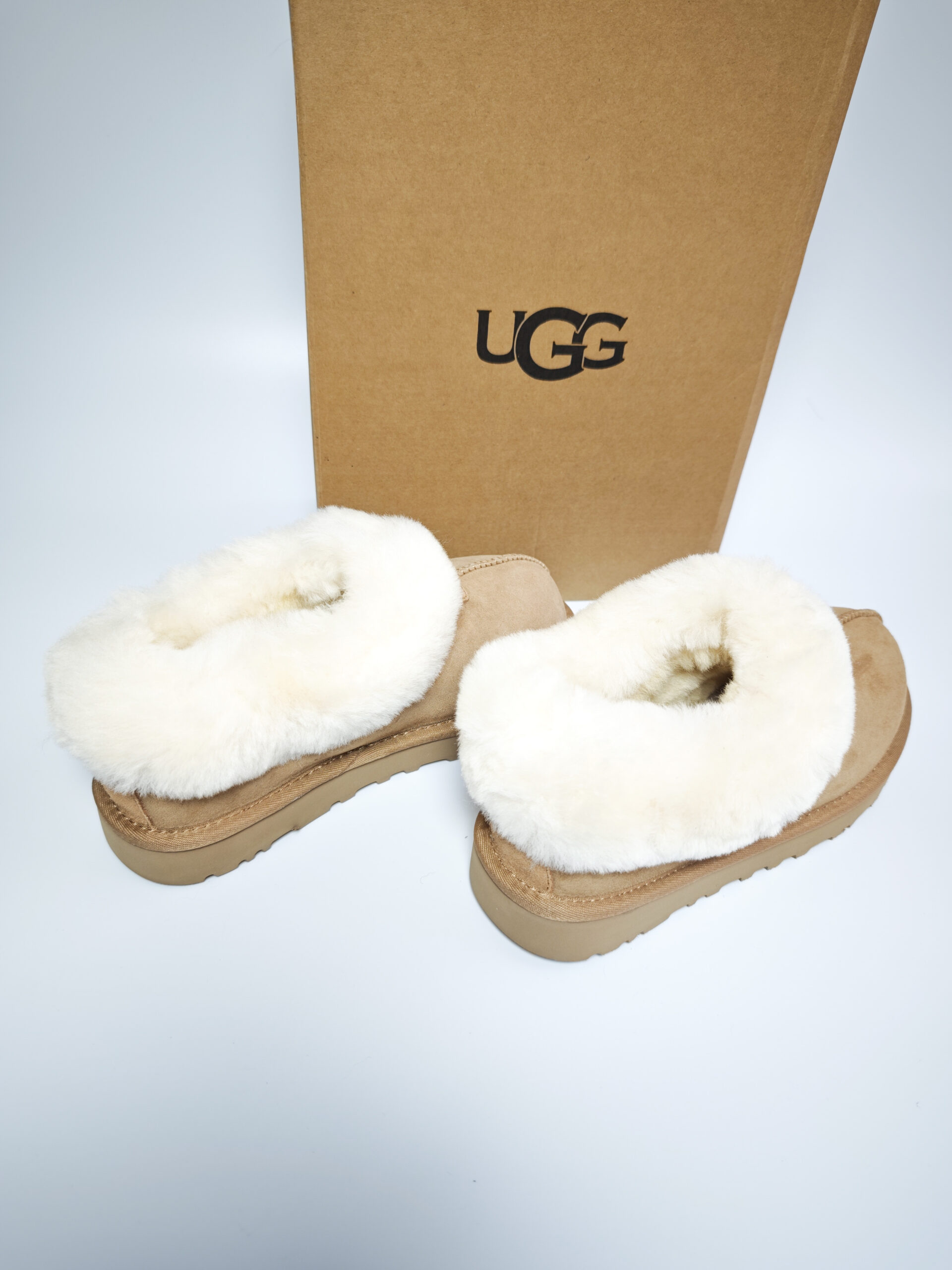 Giày boot UGG bệt cổ lông - Ảnh 3