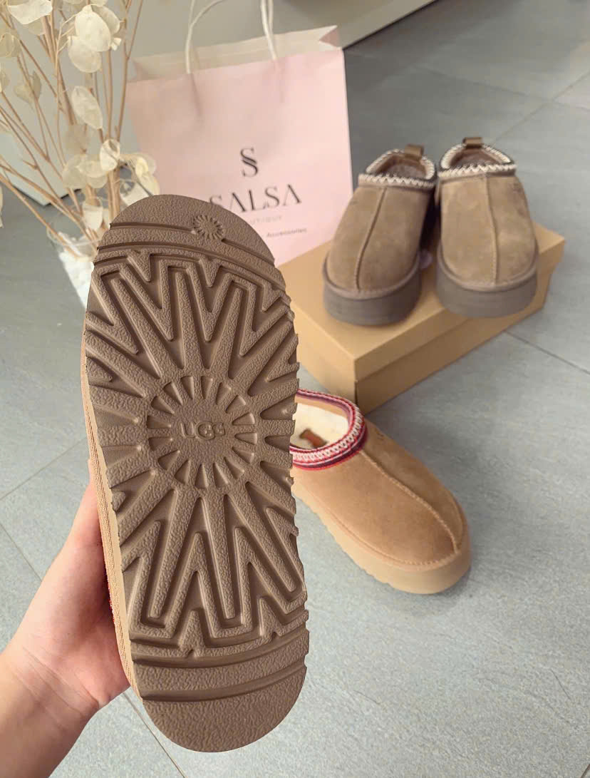 Giày sục UGG cổ thêu viền - Ảnh 12
