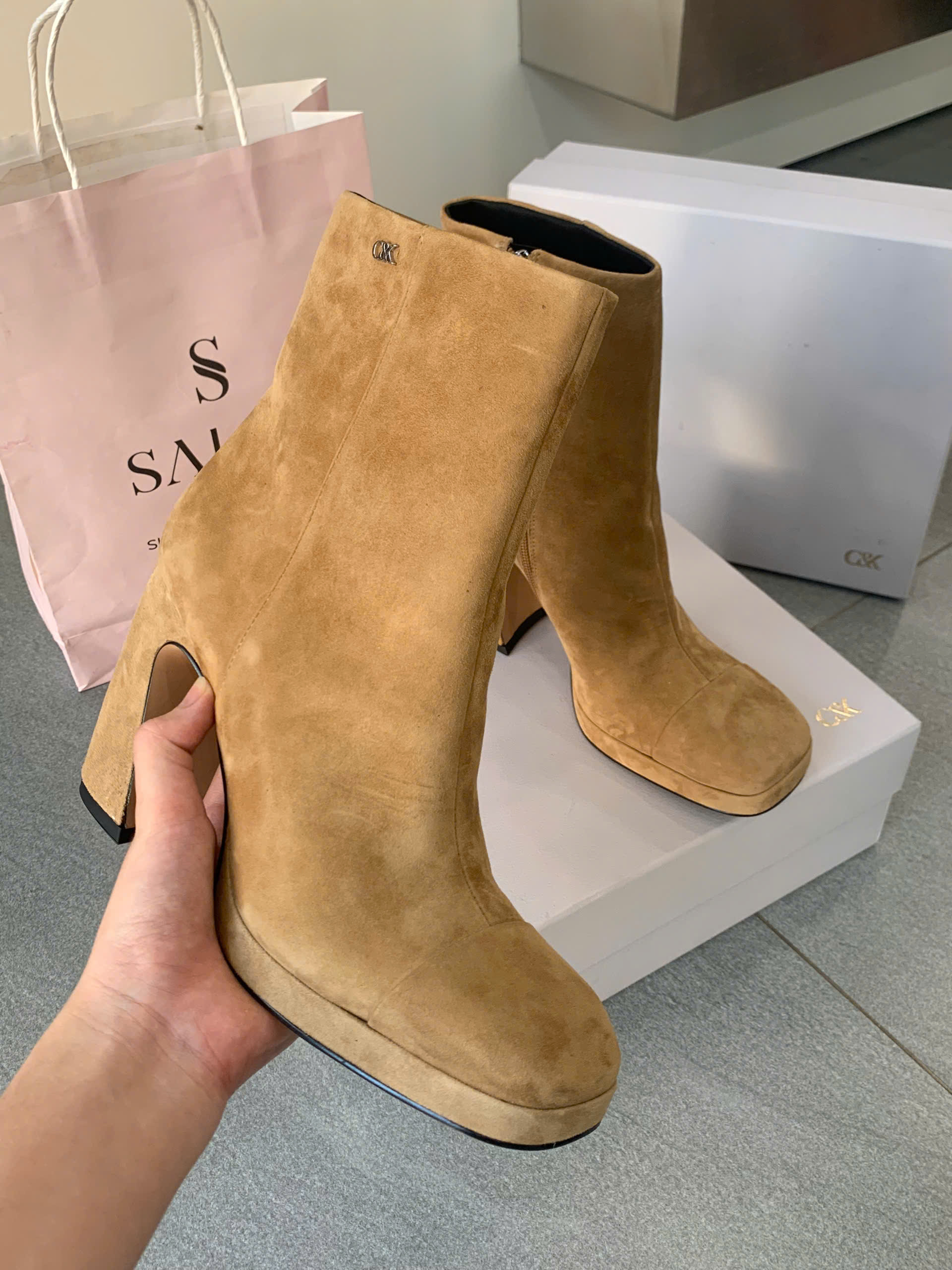 Giày boot CNK cao gót - Ảnh 4