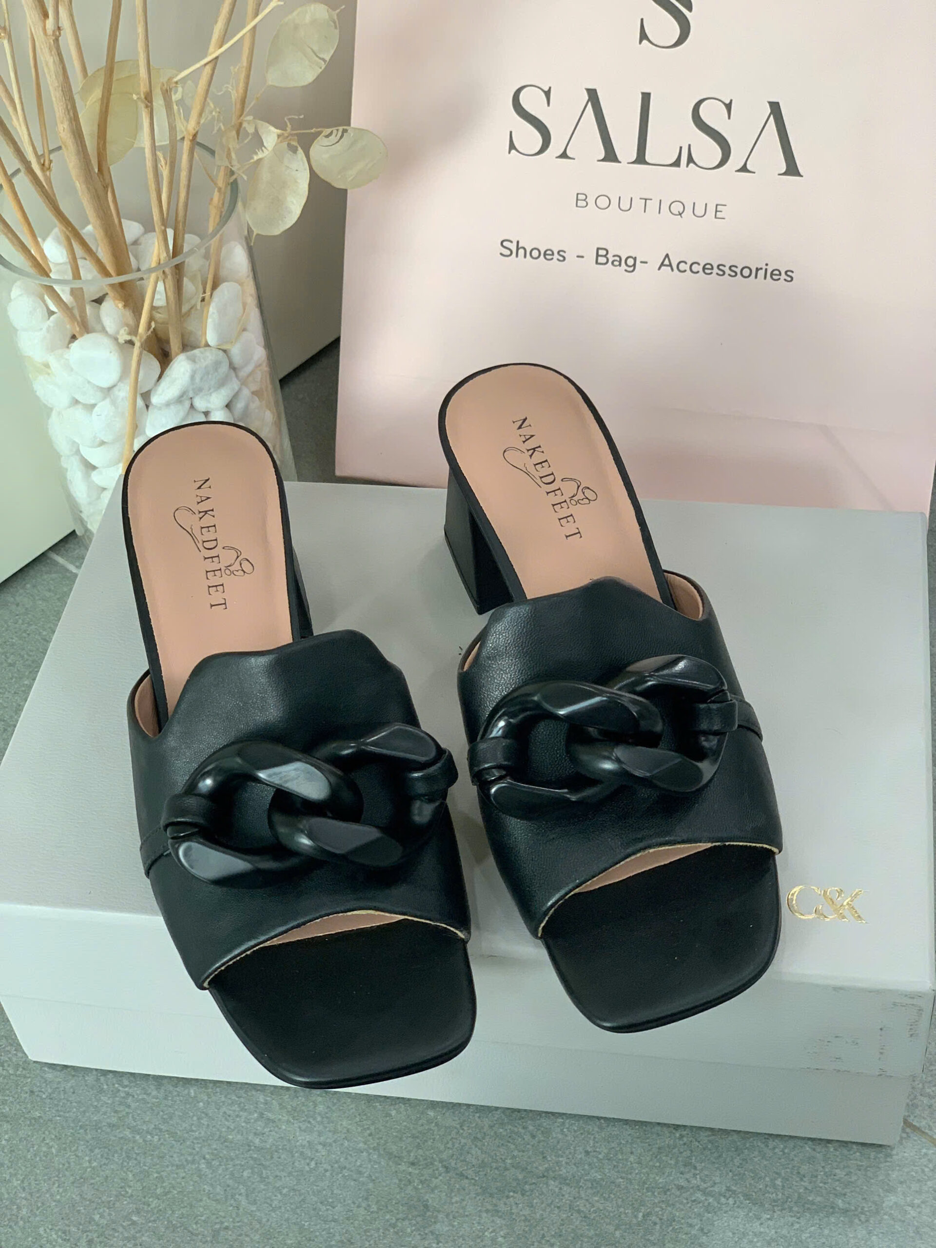 Dép cao gót NAKEDFEET nơ xích - Ảnh 2