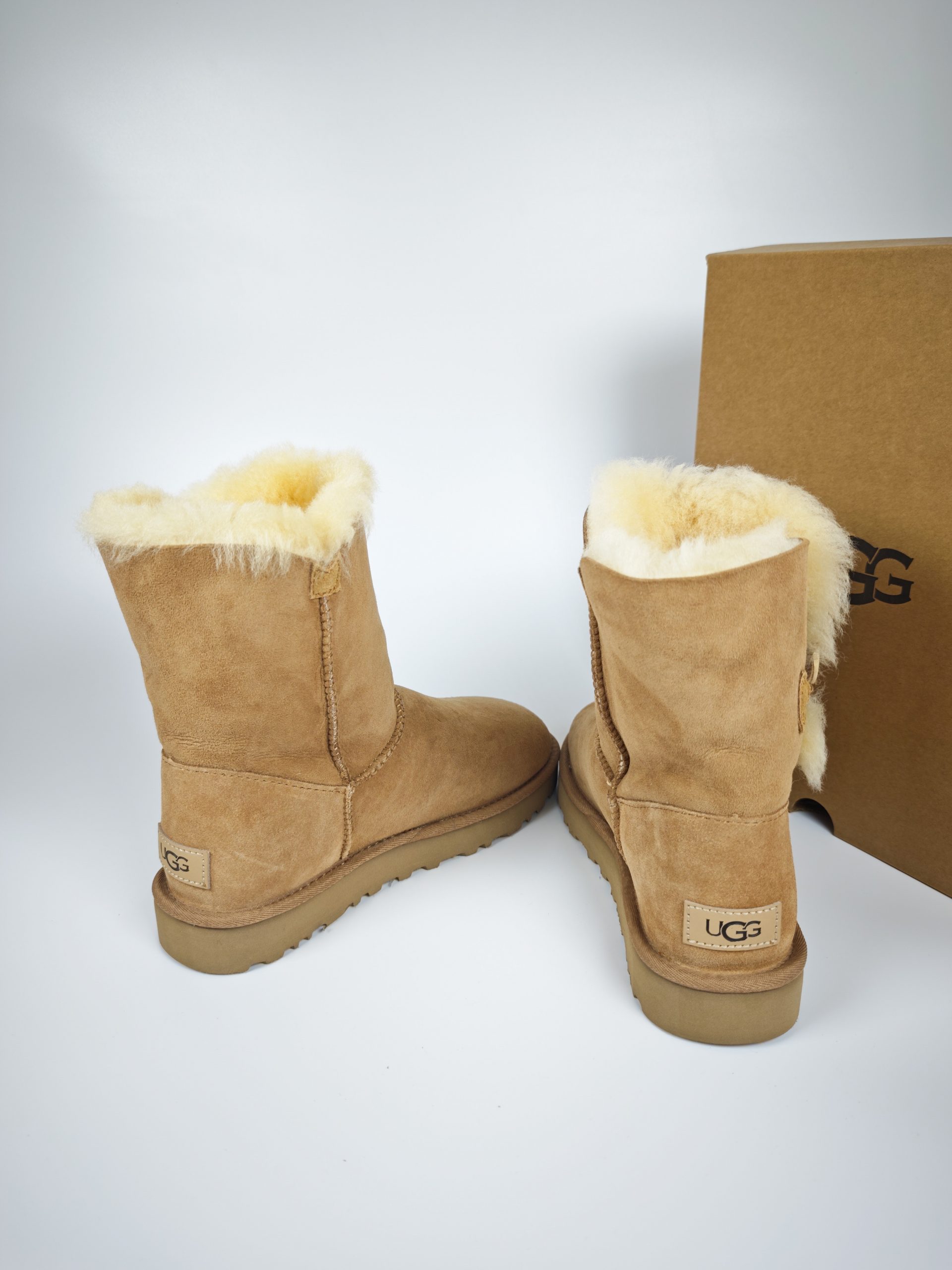 Giày boot UGG cổ cao cài khuy - Ảnh 3